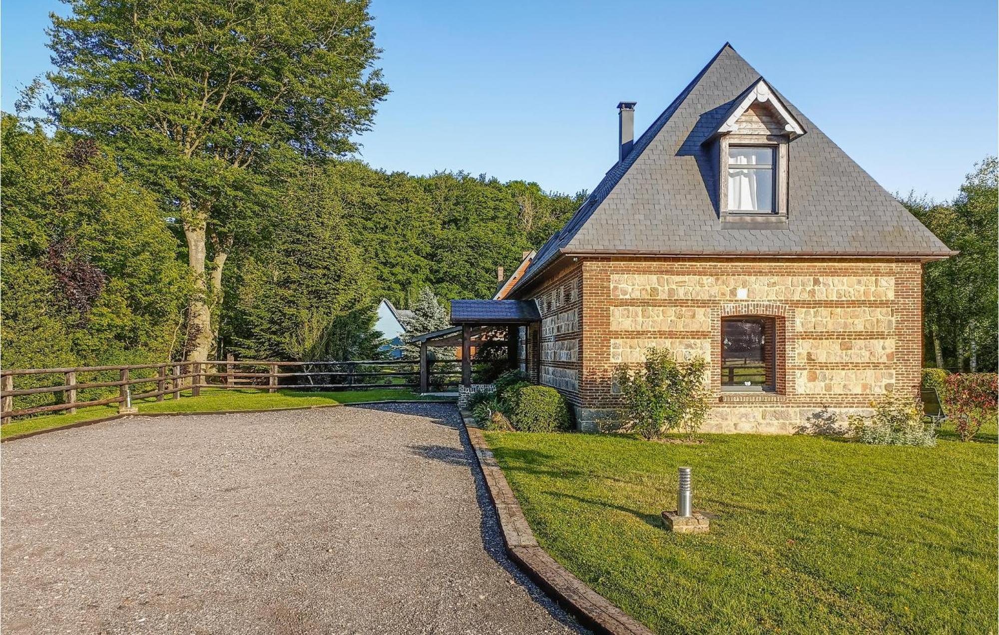 Stunning Home In Paluel With Wifi Exteriér fotografie