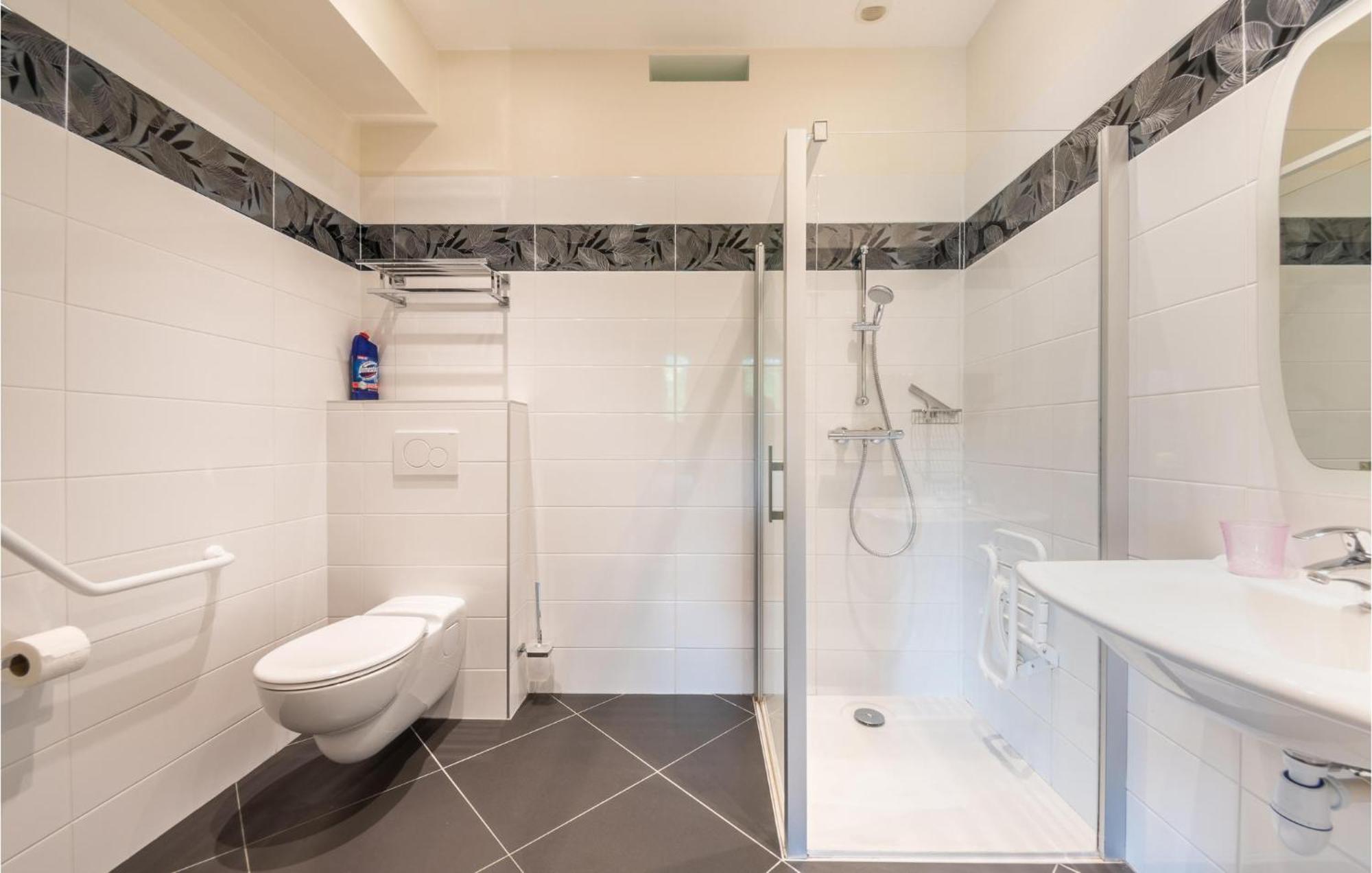 Stunning Home In Paluel With Wifi Exteriér fotografie